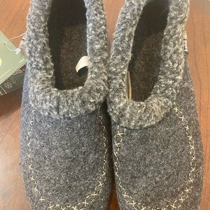 Comfy grey slippers